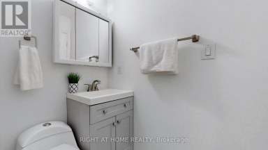 12A KENMORE AVENUE Toronto (Clairlea-Birchmount) Ontario photo 14