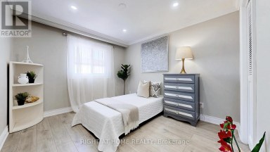 12A KENMORE AVENUE Toronto (Clairlea-Birchmount) Ontario photo 20