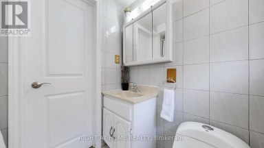 12A KENMORE AVENUE Toronto (Clairlea-Birchmount) Ontario photo 24