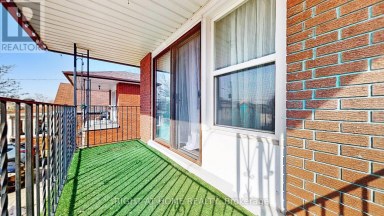 12A KENMORE AVENUE Toronto (Clairlea-Birchmount) Ontario photo 39
