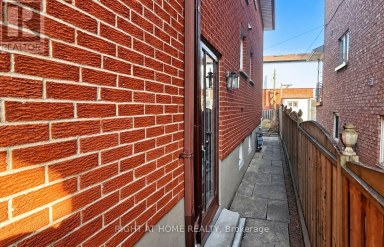 12A KENMORE AVENUE Toronto (Clairlea-Birchmount) Ontario photo 41