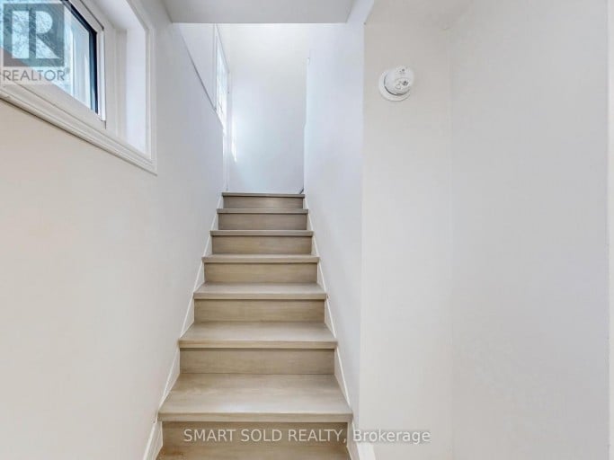 1051 JANETTE STREET, Newmarket (Huron Heights-Leslie Valley), Ontario, L3Y3C4