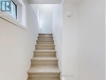 1051 JANETTE STREET Newmarket (Huron Heights-Leslie Valley) Ontario photo 25