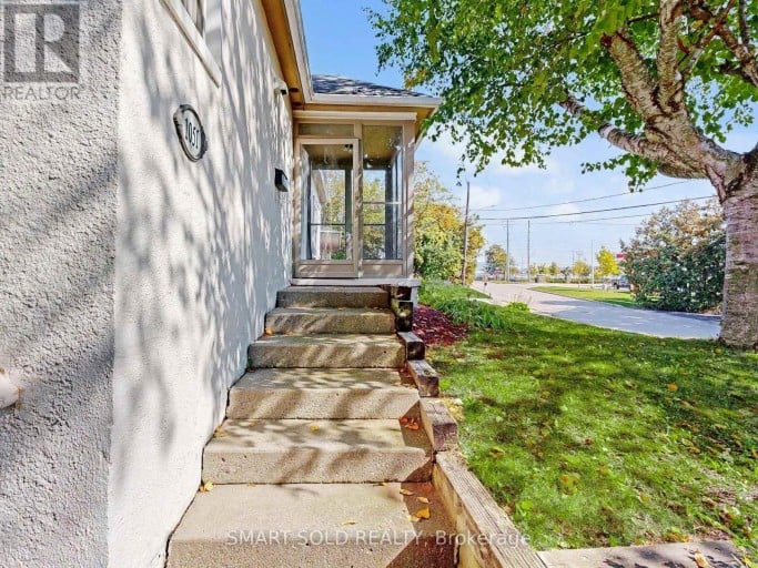 1051 JANETTE STREET, Newmarket (Huron Heights-Leslie Valley), Ontario, L3Y3C4