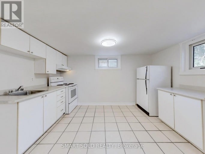 1051 JANETTE STREET, Newmarket (Huron Heights-Leslie Valley), Ontario, L3Y3C4