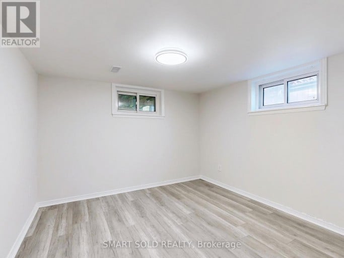 1051 JANETTE STREET, Newmarket (Huron Heights-Leslie Valley), Ontario, L3Y3C4