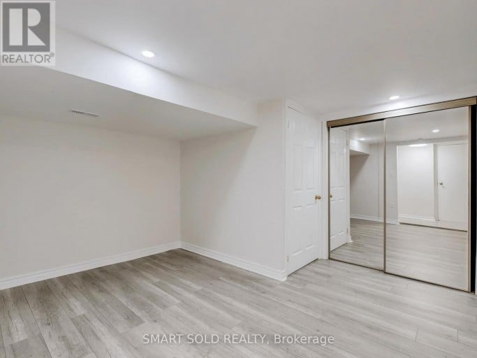 1051 JANETTE STREET, Newmarket (Huron Heights-Leslie Valley), Ontario, L3Y3C4