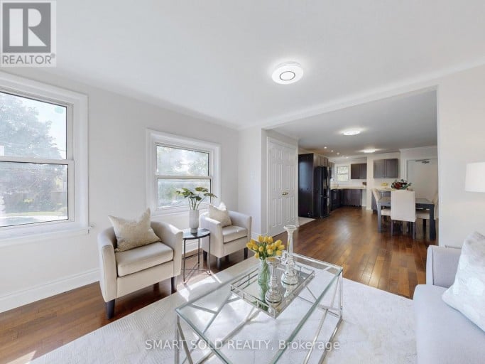 1051 JANETTE STREET, Newmarket (Huron Heights-Leslie Valley), Ontario, L3Y3C4