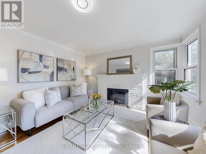 1051 JANETTE STREET, Newmarket (Huron Heights-Leslie Valley), Ontario, L3Y3C4