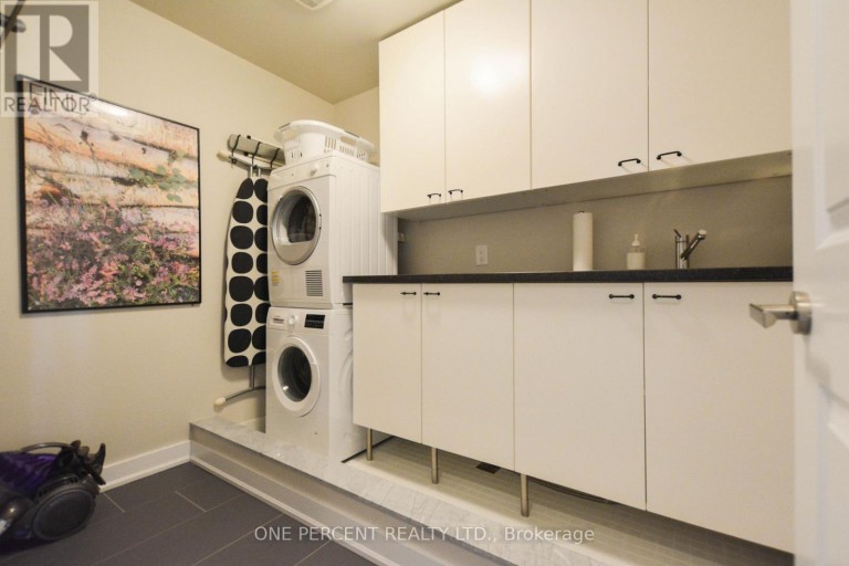 16 DENARIUS CRESCENT, Richmond Hill (Oak Ridges Lake Wilcox), Ontario, L4E0Y9