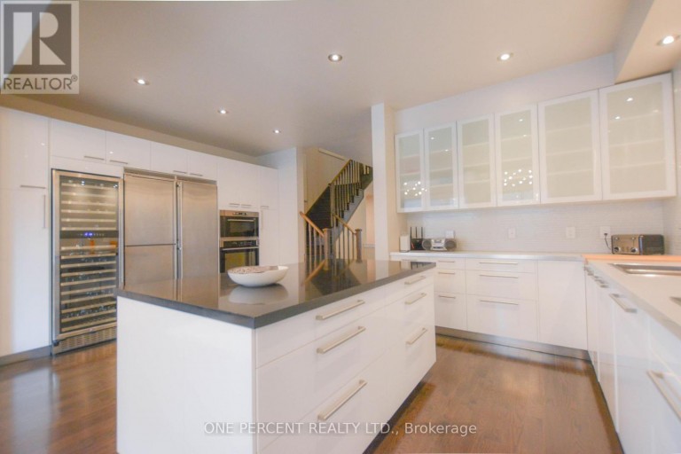 16 DENARIUS CRESCENT, Richmond Hill (Oak Ridges Lake Wilcox), Ontario, L4E0Y9