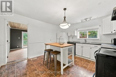 173 BARRIE ROAD Orillia Ontario photo 13