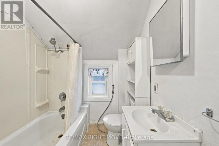 173 BARRIE ROAD, Orillia, Ontario, L3V2P6