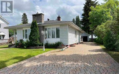 72 DOMINION AVENUE Kapuskasing Ontario photo 1