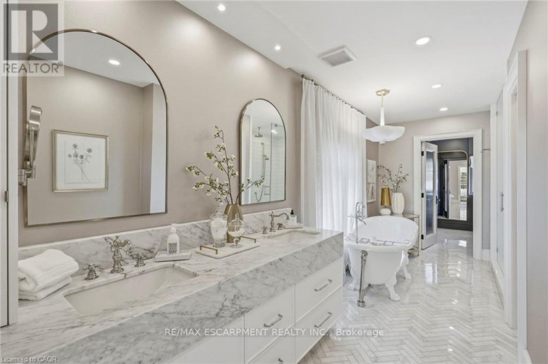 305 RANDALL STREET, Oakville (OO Old Oakville), Ontario, L6J6B4
