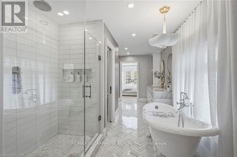 305 RANDALL STREET, Oakville (OO Old Oakville), Ontario, L6J6B4