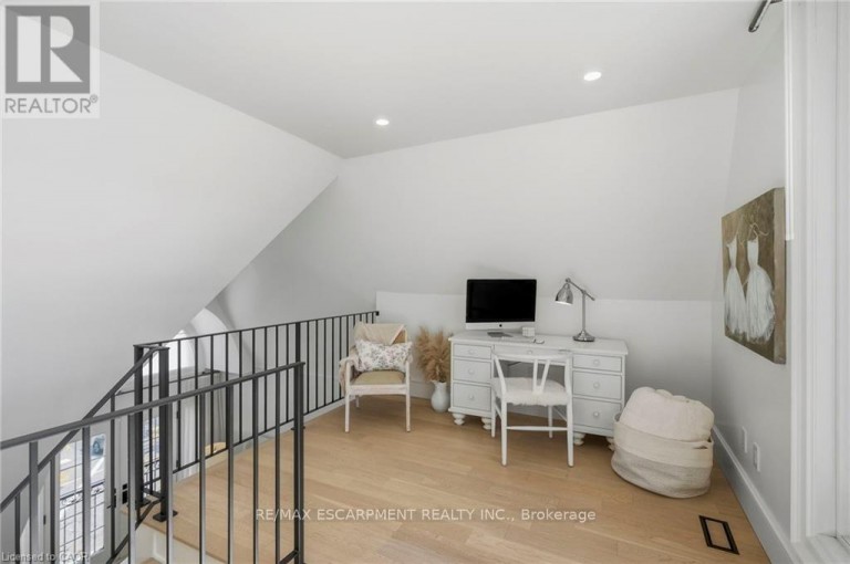 305 RANDALL STREET, Oakville (OO Old Oakville), Ontario, L6J6B4