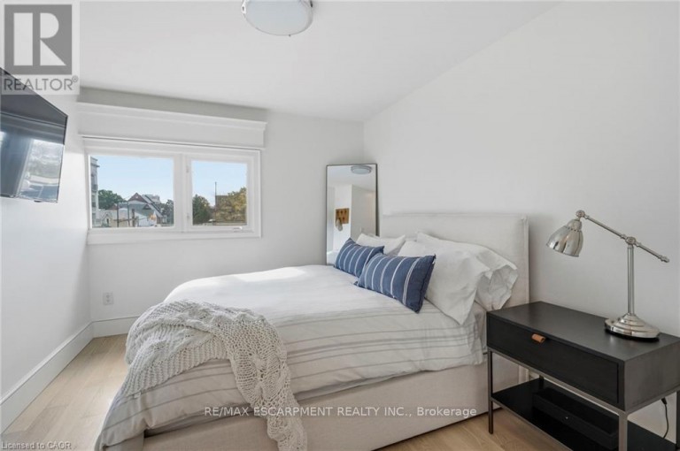 305 RANDALL STREET, Oakville (OO Old Oakville), Ontario, L6J6B4