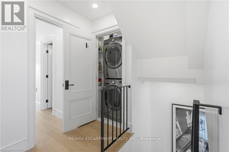 305 RANDALL STREET, Oakville (OO Old Oakville), Ontario, L6J6B4
