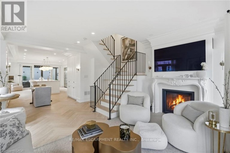 305 RANDALL STREET, Oakville (OO Old Oakville), Ontario, L6J6B4