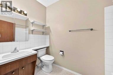 823 67 Avenue SW Calgary Alberta photo 19