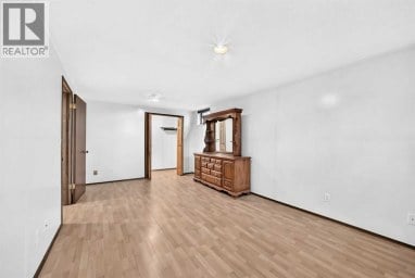823 67 Avenue SW Calgary Alberta photo 28