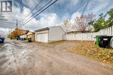 823 67 Avenue SW Calgary Alberta photo 37