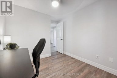H53 - 223 PIONEER DRIVE W Kitchener Ontario photo 26