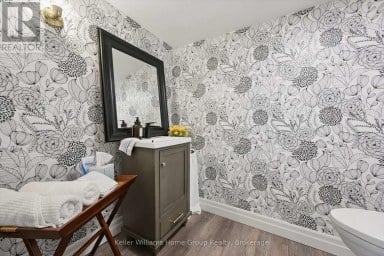 H53 - 223 PIONEER DRIVE W Kitchener Ontario photo 32