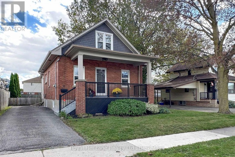 15 RUSSETT AVENUE, Oshawa (Centennial), Ontario, L1G3R4
