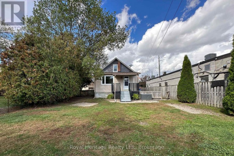 15 RUSSETT AVENUE, Oshawa (Centennial), Ontario, L1G3R4