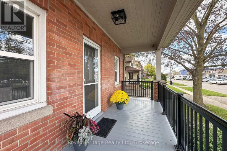 15 RUSSETT AVENUE, Oshawa (Centennial), Ontario, L1G3R4