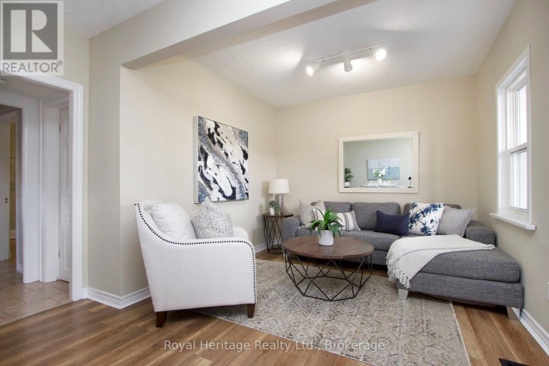 15 RUSSETT AVENUE, Oshawa (Centennial), Ontario, L1G3R4