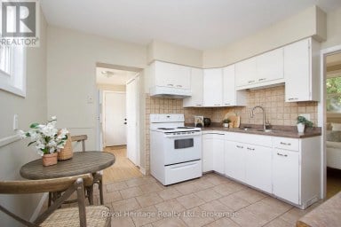 15 RUSSETT AVENUE Oshawa (Centennial) Ontario photo 6