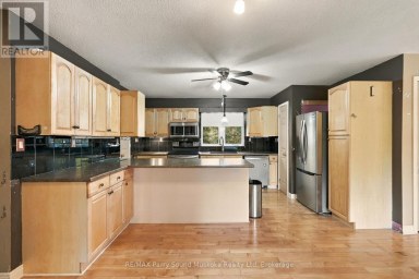 5 MAPLEWOOD DRIVE McKellar Ontario photo 9