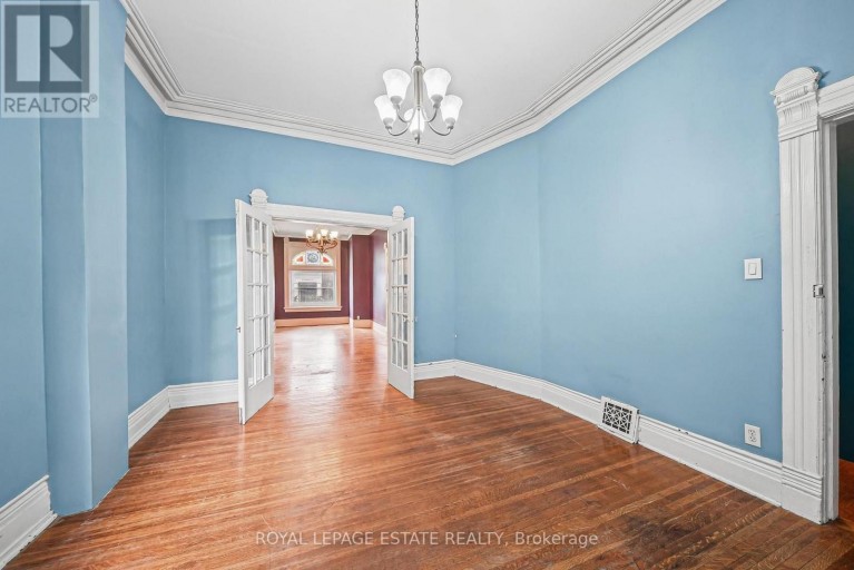 110-112 BALDWIN STREET, Toronto (Kensington-Chinatown), Ontario, M5T1L6
