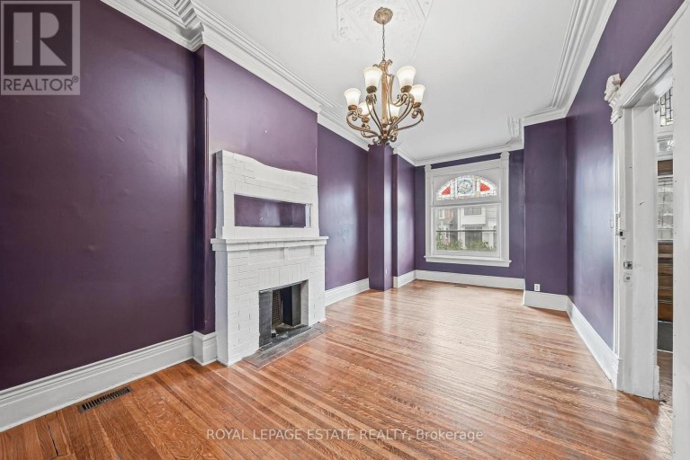110-112 BALDWIN STREET, Toronto (Kensington-Chinatown), Ontario, M5T1L6