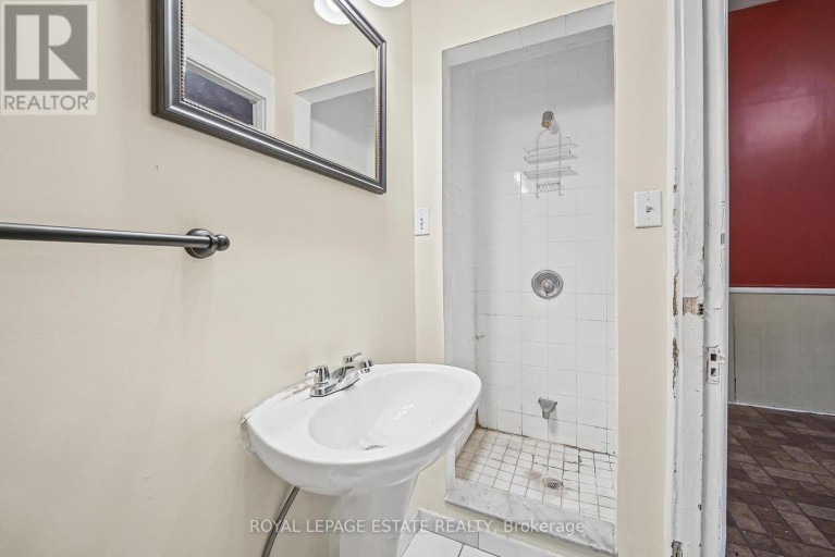 110-112 BALDWIN STREET, Toronto (Kensington-Chinatown), Ontario, M5T1L6