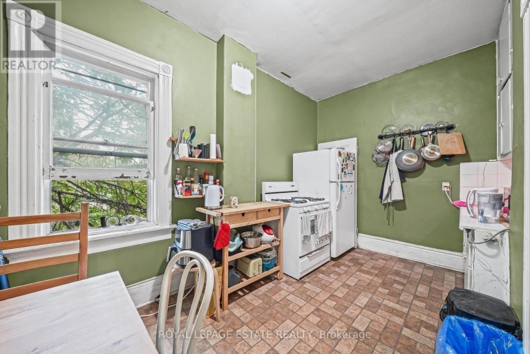 110-112 BALDWIN STREET, Toronto (Kensington-Chinatown), Ontario, M5T1L6