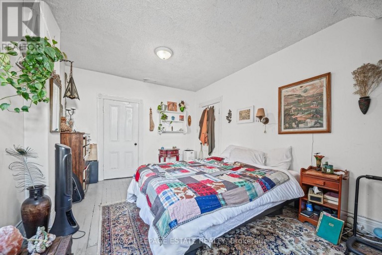 110-112 BALDWIN STREET, Toronto (Kensington-Chinatown), Ontario, M5T1L6