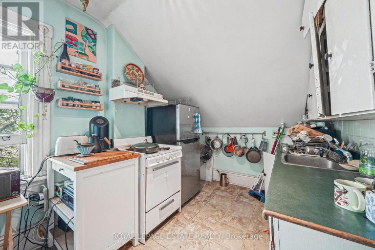 110-112 BALDWIN STREET, Toronto (Kensington-Chinatown), Ontario, M5T1L6