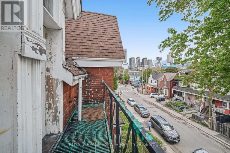 110-112 BALDWIN STREET, Toronto (Kensington-Chinatown), Ontario, M5T1L6