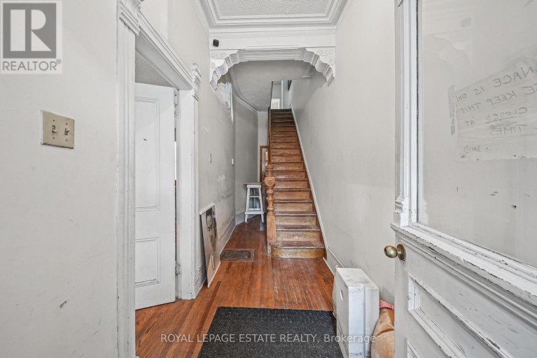 110-112 BALDWIN STREET, Toronto (Kensington-Chinatown), Ontario, M5T1L6