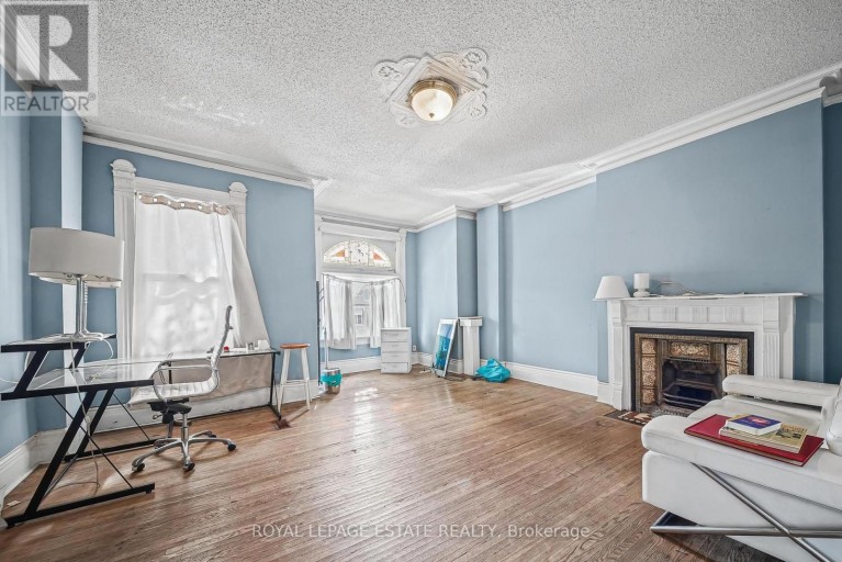 110-112 BALDWIN STREET, Toronto (Kensington-Chinatown), Ontario, M5T1L6