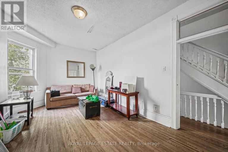 110-112 BALDWIN STREET, Toronto (Kensington-Chinatown), Ontario, M5T1L6