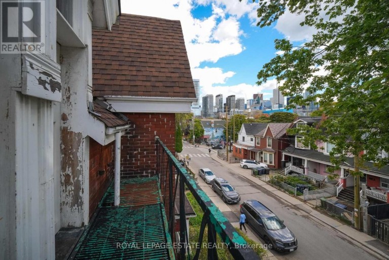 110-112 BALDWIN STREET, Toronto (Kensington-Chinatown), Ontario, M5T1L6