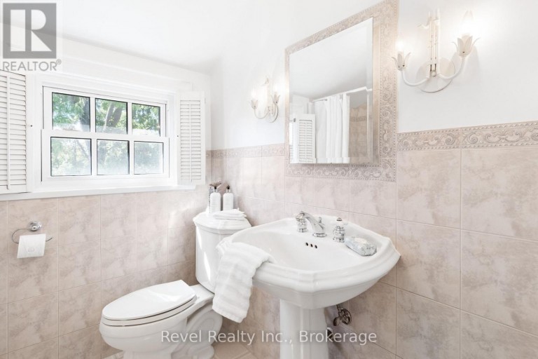 13 SYLVAN CRESCENT, Kawartha Lakes (Lindsay), Ontario, K9V2W4