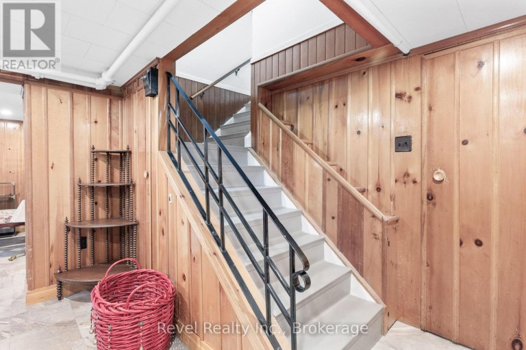 13 SYLVAN CRESCENT, Kawartha Lakes (Lindsay), Ontario, K9V2W4