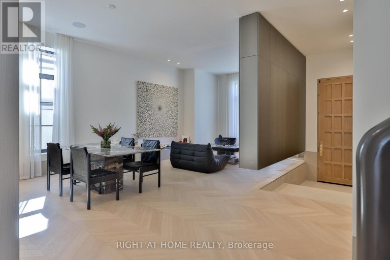 127 YONGE BOULEVARD, Toronto (Bedford Park-Nortown), Ontario, M5M3H2