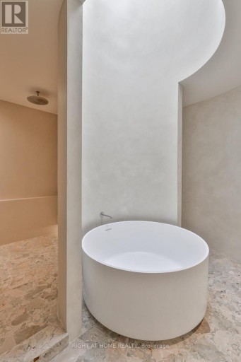 127 YONGE BOULEVARD, Toronto (Bedford Park-Nortown), Ontario, M5M3H2